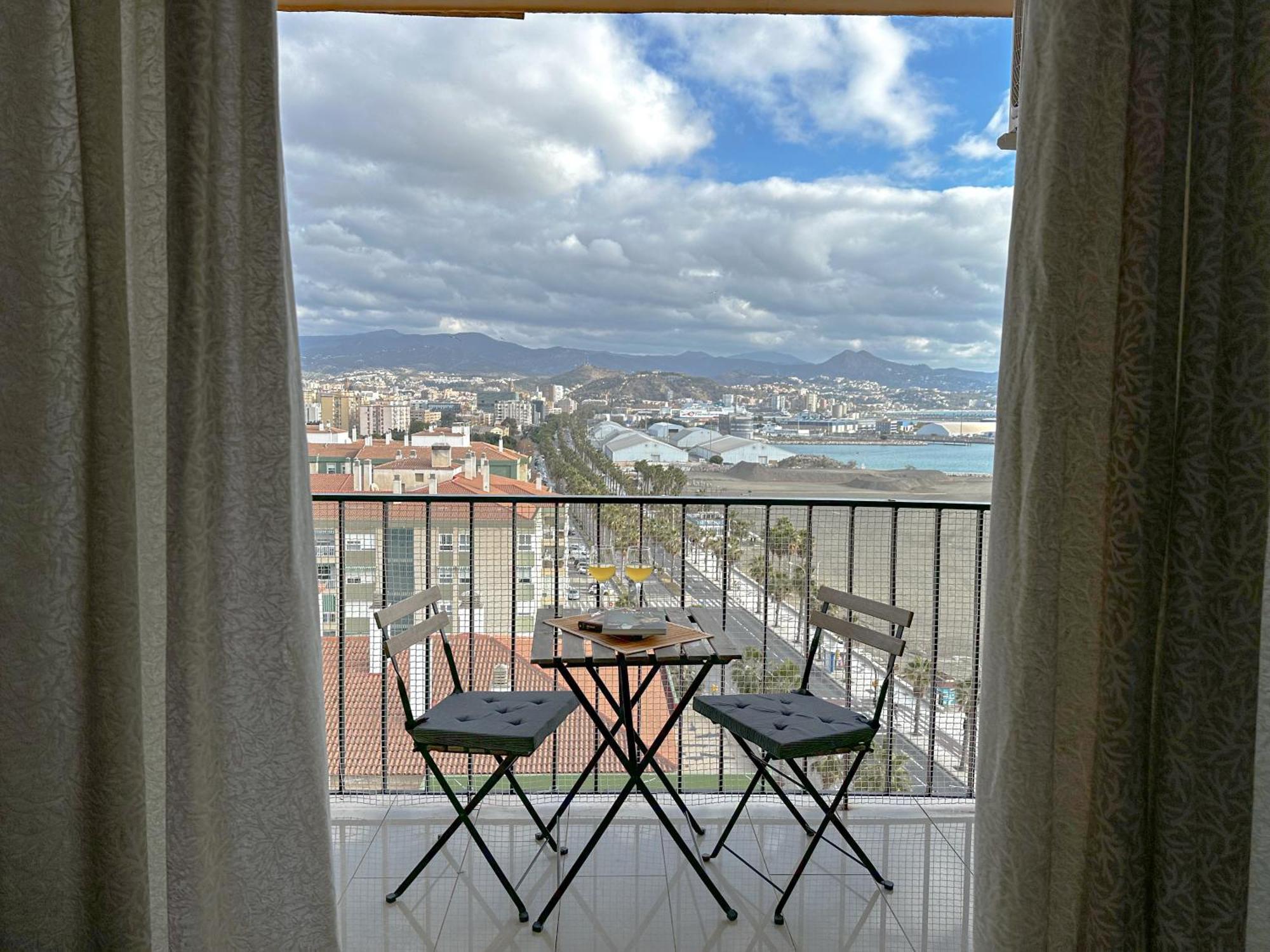 Apartamento Mirador Del Mediterraneo Малага Екстериор снимка